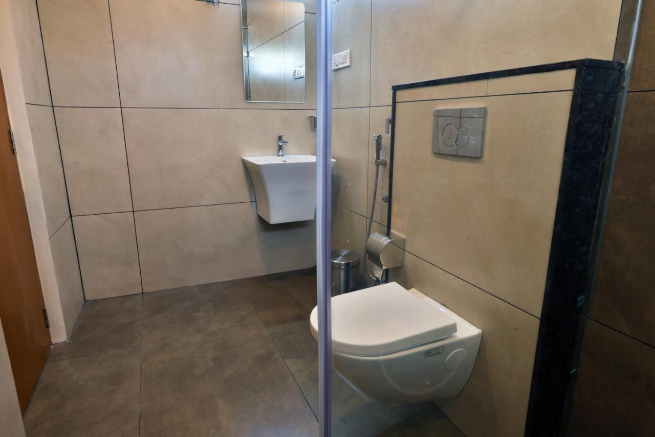 Castle Brook Residential Homestay 티루발라 외부 사진